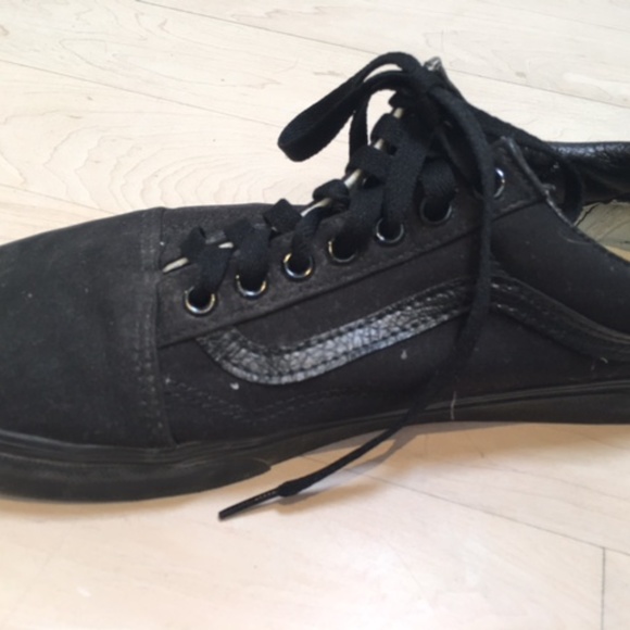 Mens Vans Shoes-Old Skool- size 9 - Picture 2 of 3